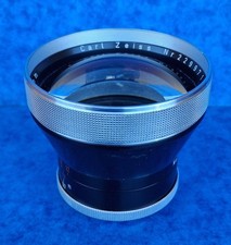 Carl Zeiss Pro-Tessar 85 mm f/4  pour Contaflex. Très bon état, avec son étui.