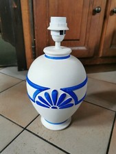 Pied de lampe blanc et bleu en biscuit
