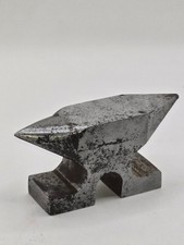 Petite Enclume de Bijoutier Vintage en Métal -