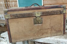 Malle Ancienne cuir et laiton/rangement ancien/old leather and brass trunk