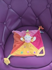 Doudou plat lutin clown rose jaune attache tétine  Mots d'enfants 
