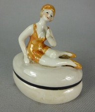 FIGURINE PORCELAINE BAIGNEUSE