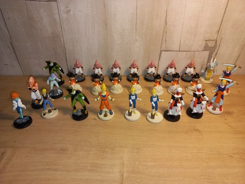Lot pions figurines - 28,