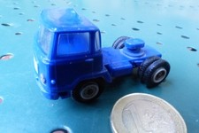 Petit camion NOREV au 1/86, tracteur Unic, en bon état, couleur bleu foncé