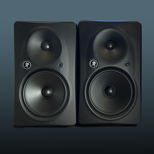 Pair mackie hr824 - pair,