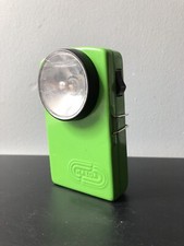 Vintage 1980 Design Lampe de Poche Torche Pile MAZDA Verte Tôle Rétro Éclairage