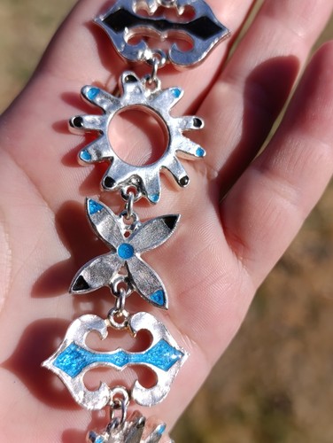Collier signé biche - biche, de