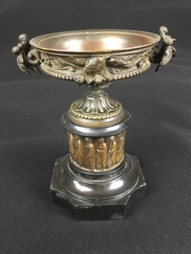 Coupe urne piédestal bronze - coupe,