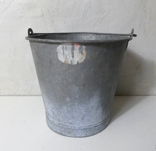 Ancien petit seau - petit, acier