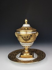 Camille LE TALLEC - Drageoir / Bonbonnière sur son plateau en Porcelaine dorée