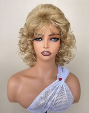 Perruque Synthétique Pixie Bouclée Courte Blond Doré A Frange +4 Bonnet