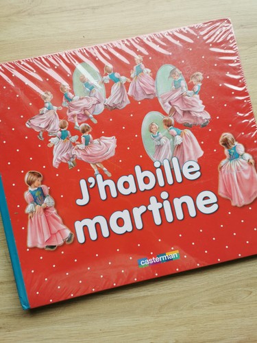 Livre habille martine - j'habille,