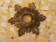 1 rosace plafonnier ou bobeche en bronze ou laiton Diam 7 cm forme étoile 