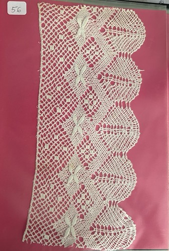 Dentelle ancienne sur carton - dentelle,