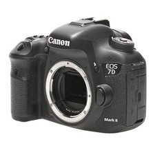 Canon EOS 7D Mark II env. 53