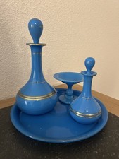 SUPERBE SERVICE DE NUIT EN OPALINE BLEUE FILET OR