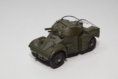B32 dinky toys france 814 - 1:43,