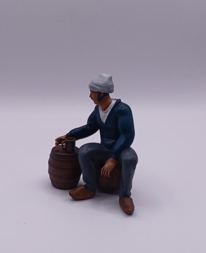Figurine peinte marin assis - peinte,
