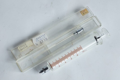 Ancienne seringue médicale