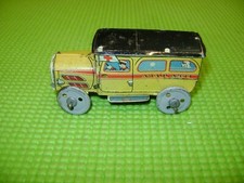 JOUET ANCIEN PENNY TOYS CR CHARLES ROSSIGNOL VOITURE AMBULANCE EN TOLE REF 54