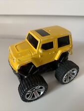 Voiture miniature Monster Truck grosses roues 10 cm