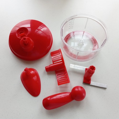 Tupperware red quick chef pro - red,