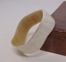 Superbe bracelet vintage en corne bovine