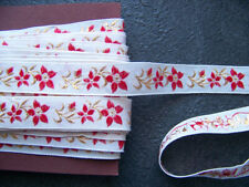 ANCIEN GALON BRODE FIL ROUGE ET OR MOTIFS FLEURS FOND BLANC - 340 cm - B 9