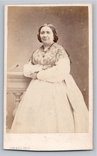 CDV 1865 Femme en crinoline &