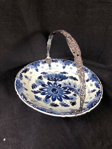 Antique delft bonbonnière - antique,