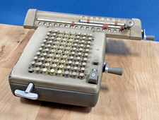 Ancienne calculatrice Monroe