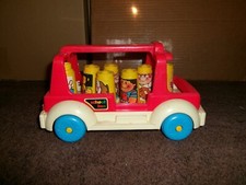 Playskool vtg bus with 7 - playskool,