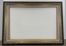 Cadre ancien en bois perlé et