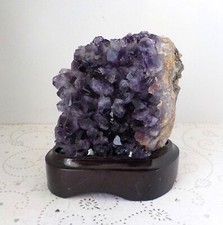Améthyste sur socle bois -