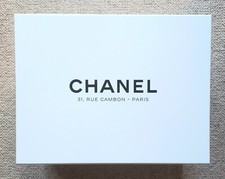 CHANEL  boîte XXL vide 36 x 46 cm + sac shopping papier 50 x 56 cm