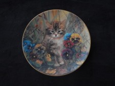 assiette chat avec des pensées porcelaine Allemande à accrocher