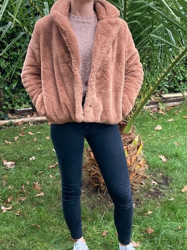 Veste courte fausse fourrure
