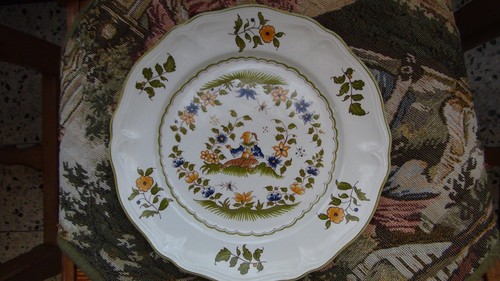 Ancienne assiette polychrome
