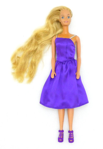 Poupee barbie avec - barbie, et