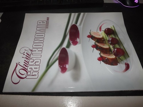 Thuries gastronomie - **a,