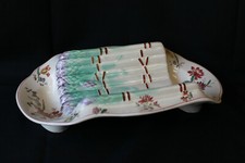 Plat à asperges en faïence de LONGCHAMP décor d'asperge et fleurs