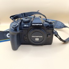 Olympus OM-D E-M1 Mark II  Gehäuse / Body gebraucht EM1 II in ovp