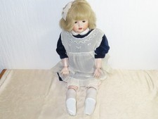 Poupée "Fille En Belle Robe