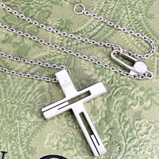 Collier pendentif croix