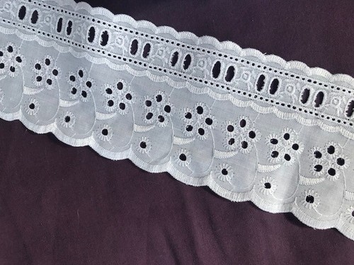 Broderie anglaise appretee - anglaise,
