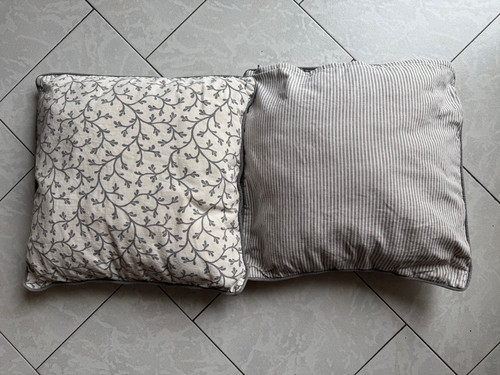 Lot coussins carres - lot, 50