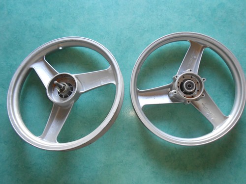 Paire roues grises - , bernardi