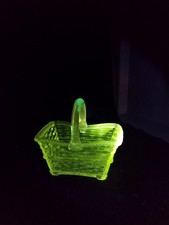 ​🌟 Panier en Verre Ancien