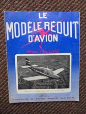 LE MODELE REDUIT D'AVION AVEC