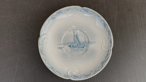 Ancienne petite assiette saint - ancienne,